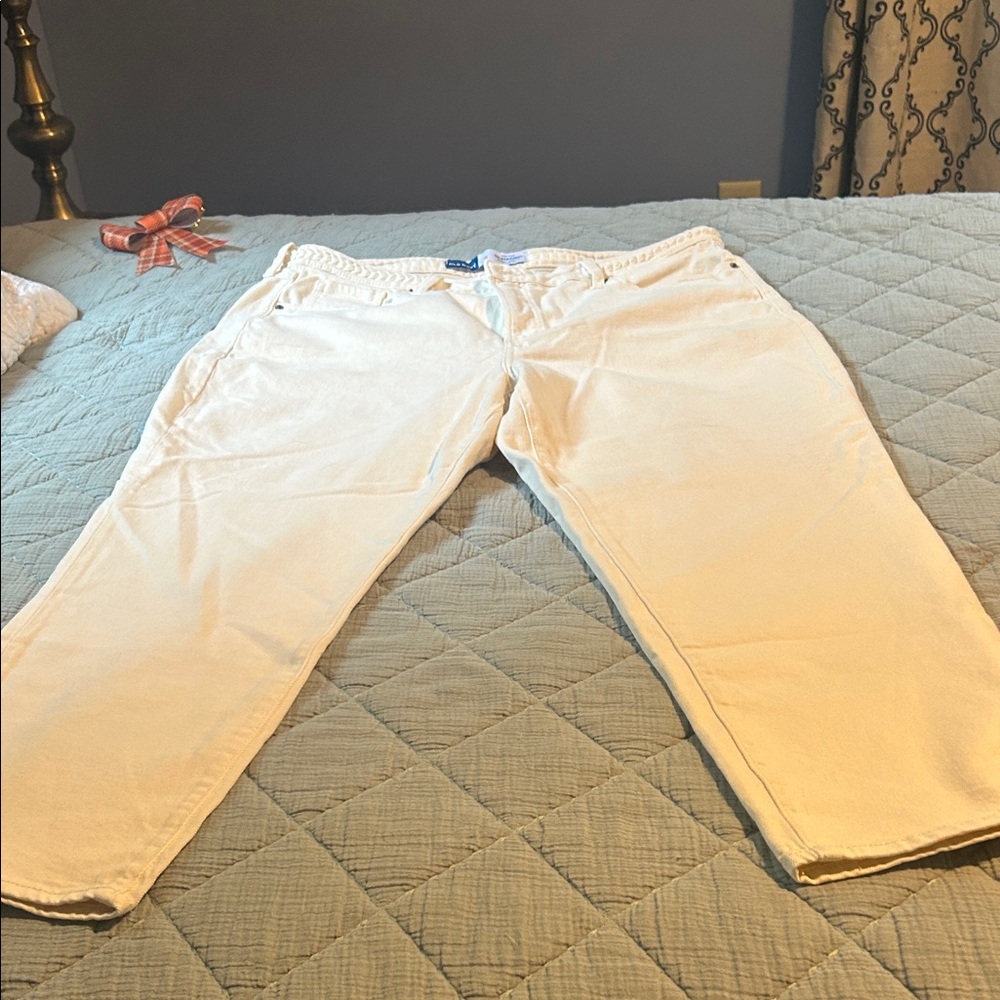 Old Navy Women's Straight Leg Jeans - Cream